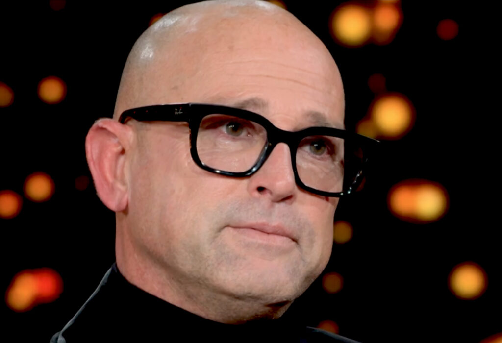 Stefano Bettarini in lacrime in tv dopo la morte del padre, spiega perché non si è risposato: ''I miei figli un po' gelosi''