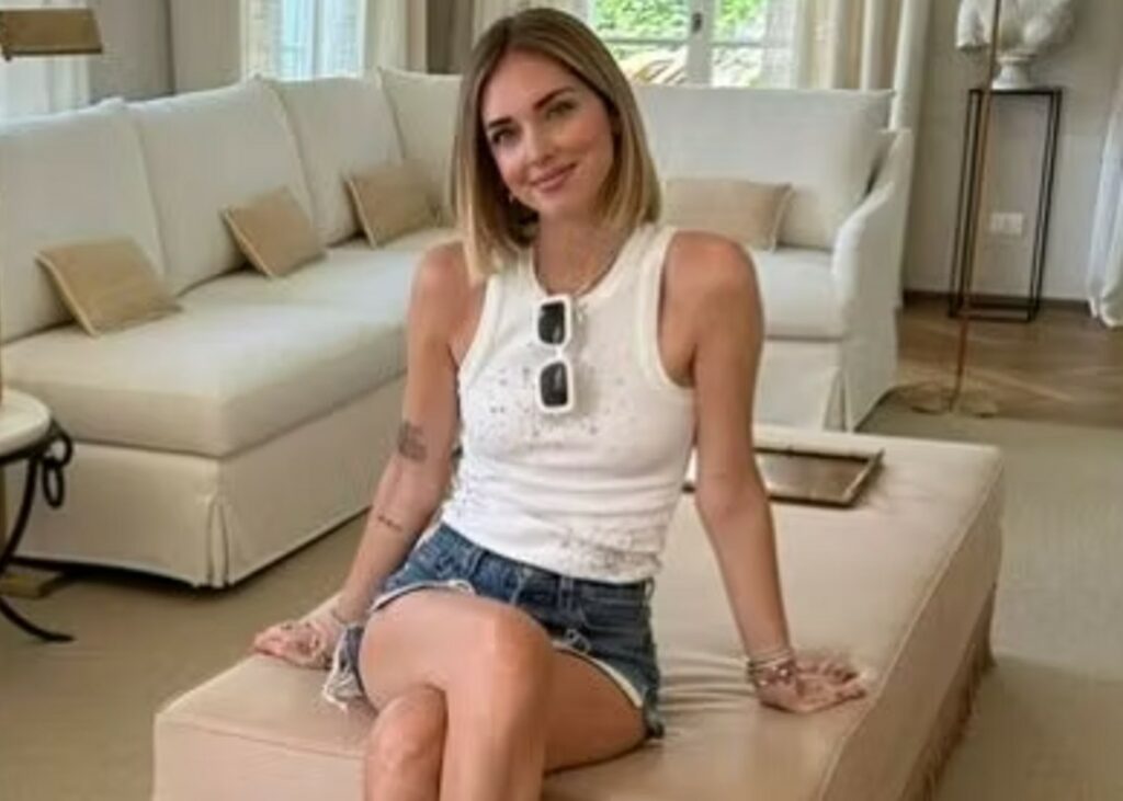 Chiara Ferragni parla di Villa Matilda e fa sapere che non è mai stata sua: ''Era del mio ex marito e la sta vendendo'' Chiara Ferragni parla di Villa Matilda e fa sapere che non è mai stata sua: ''Era del mio ex marito e la sta vendendo''