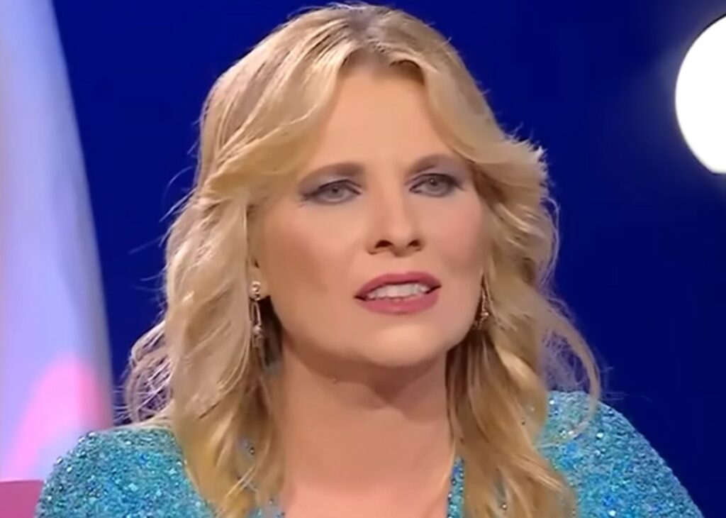 ''L'unica cosa che mi interessa è veder tornare a sorridere Bonolis'': Laura Freddi commenta i presunti tradimenti dell'ex amica Bruganelli ''L'unica cosa che mi interessa è veder tornare a sorridere Bonolis'': Laura Freddi commenta i presunti tradimenti dell'ex amica Bruganelli