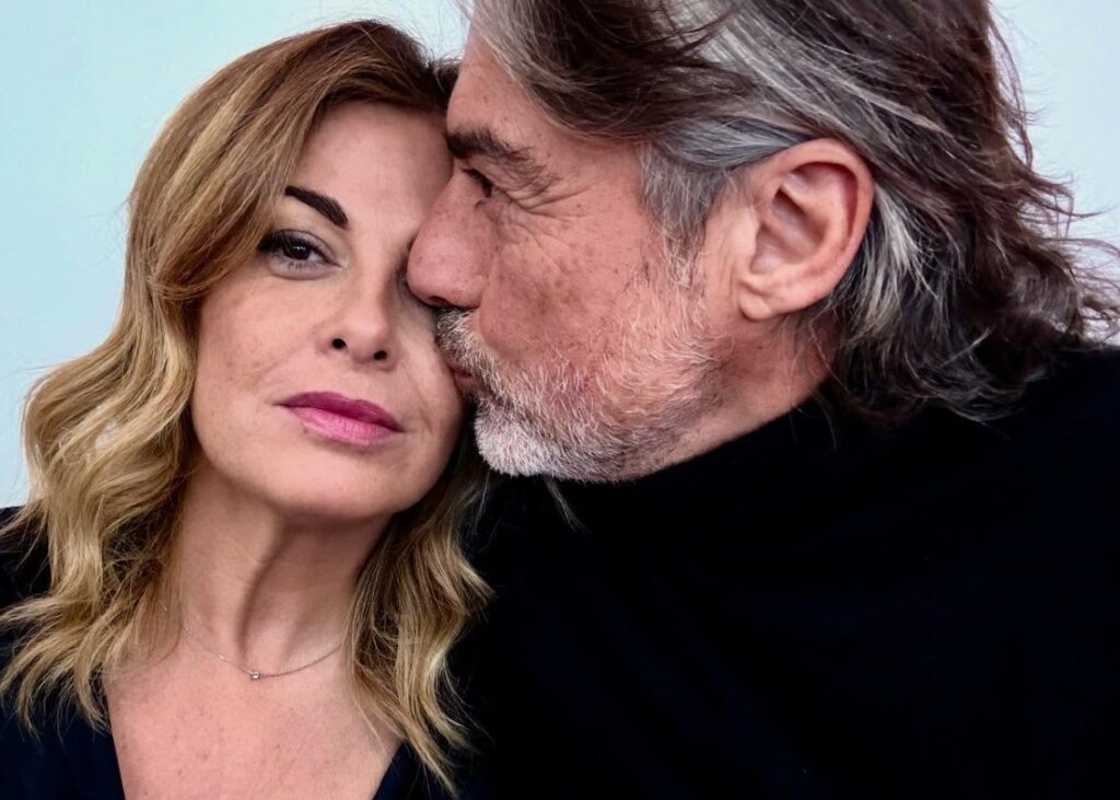 ''Ognuno ha le sue esigenze, altre voglie, altri impegni'': Vanessa Incontrada parla del ritorno di fiamma col padre di suo figlio Rossano Laurini ''Ognuno ha le sue esigenze, altre voglie, altri impegni'': Vanessa Incontrada parla del ritorno di fiamma col padre di suo figlio Rossano Laurini