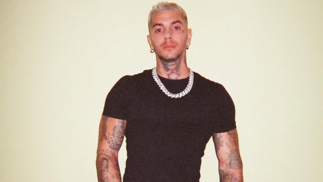 ''Preferisco non partecipare'': il rapper Emis Killa si ritira da Sanremo dopo la notizia-bomba del Corriere della Sera - Gossip.it | News sul Gossip e VIP