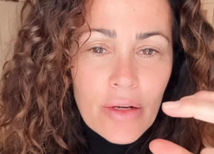 Samantha De Grenet criticata per la visita dal chirurgo Samantha De Grenet criticata per la visita dal chirurgo