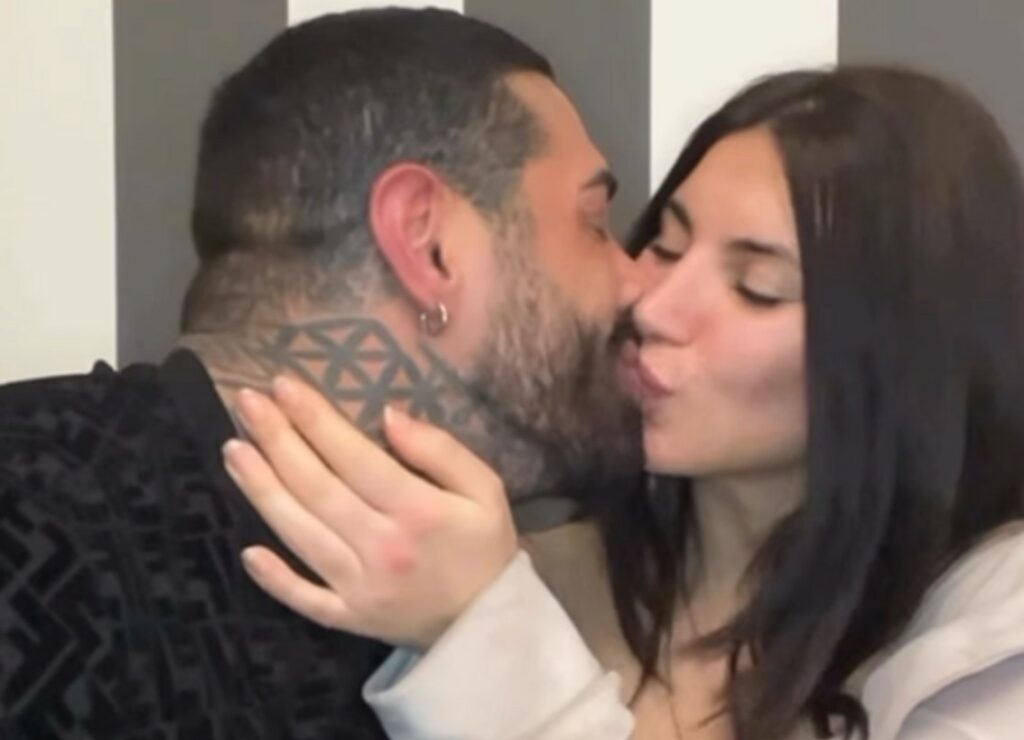 ''Non ci nascondiamo più'': Francesco Chiofalo si mostra mentre bacia la nuova fidanzata ex tronista