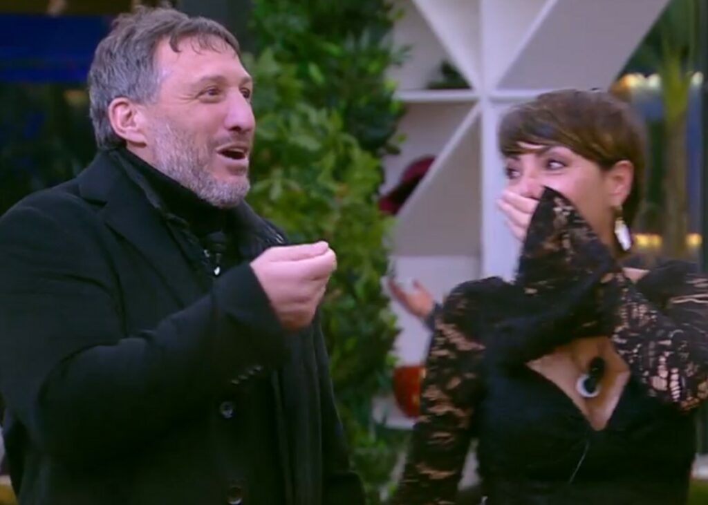 ''Ha avuto un flirt con Raoul Bova e l'ha lasciato lei'': il compagno dell'ex 'Non è la Rai' Ilaria Galassi fa una rivelazione inattesa in diretta al GF