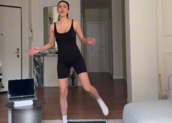 Giulia Salemi torna ad allenarsi a un mese e mezzo dal parto e sceglie di farlo in casa: ''Me l'ha detto la mia osteopata''