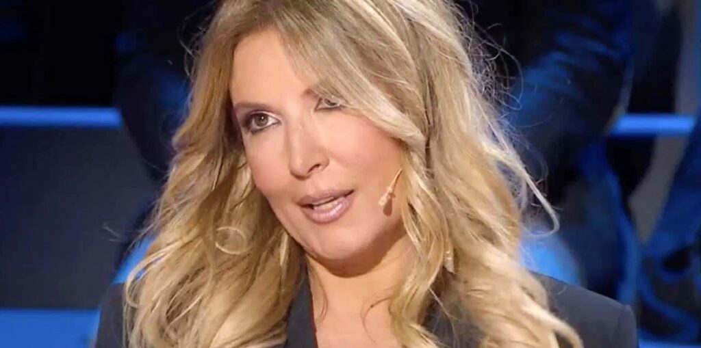 ''Gli ho detto: facciamo questo figlio'': Selvaggia Lucarelli rivela che il fidanzato più giovane Lorenzo le disse di no a una gravidanza