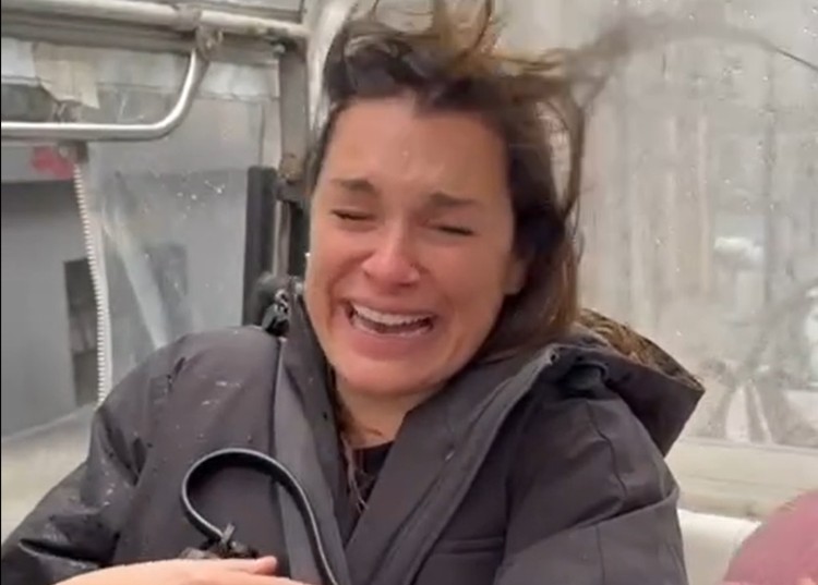 Alena Seredova e l'attacco di ridarella dopo l'acquazzone in Portogallo