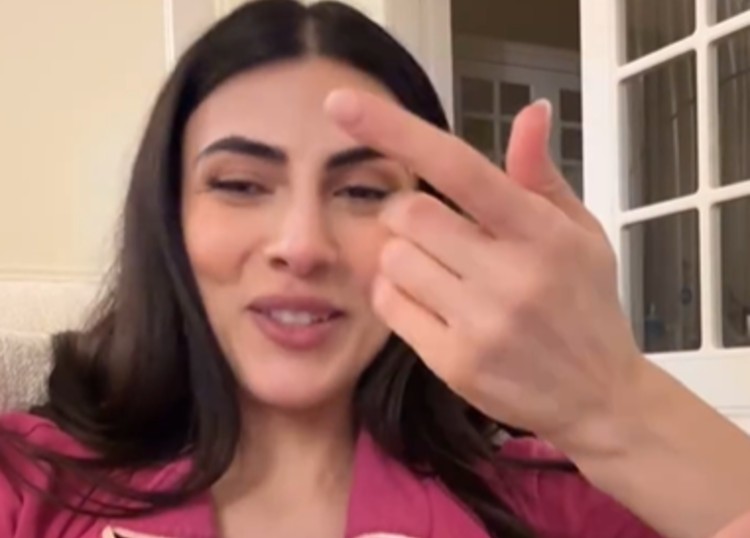 Giulia Salemi sconvolta dai versi del piccolo Kian Giulia Salemi sconvolta dai versi del piccolo Kian