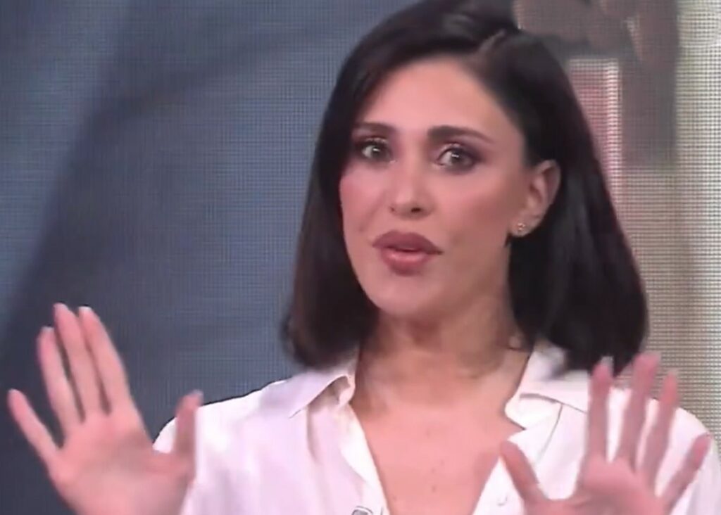 ''Oggi finalmente mi chiamano conduttrice. Virginia Raffaele? Imitazione volgarotta'': Belen a TvTalk si toglie sassolini dalla scarpa ''Oggi finalmente mi chiamano conduttrice. Virginia Raffaele? Imitazione volgarotta'': Belen a TvTalk si toglie sassolini dalla scarpa