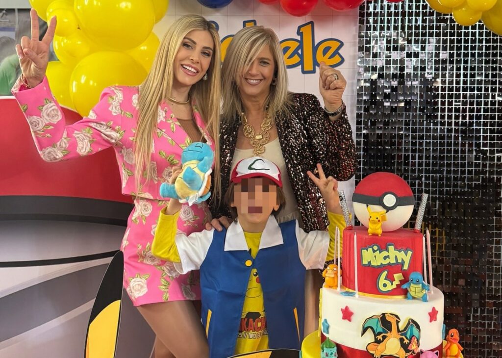 Paola Caruso festeggia i 6 anni del figlio Michele con un party a tema Pokemon: c'è anche la mamma naturale della showgirl Paola Caruso festeggia i 6 anni del figlio Michele con un party a tema Pokemon: c'è anche la mamma naturale della showgirl