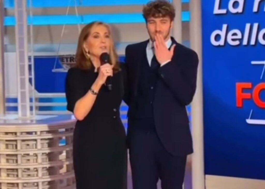 ''La vita ricomincia'': Paolo Ciavarro torna per la prima volta al lavoro in tv dopo la morte della mamma Eleonora Giorgi ''La vita ricomincia'': Paolo Ciavarro torna per la prima volta al lavoro in tv dopo la morte della mamma Eleonora Giorgi