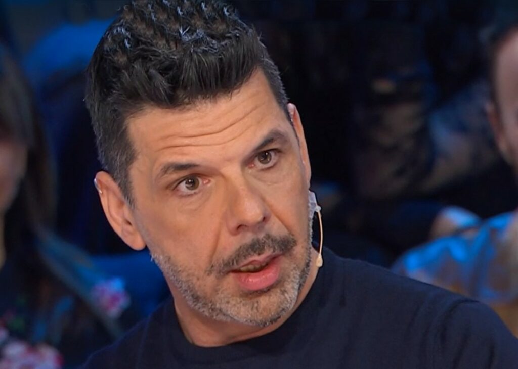 ''Avevo 12 anni'': il conduttore Salvo Sottile rivela di aver perso la verginità giovanissimo con una persona molto più grande di lui