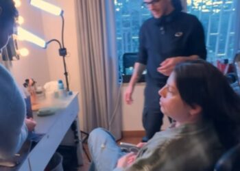 Emma Marrone e Stefano De Martino scherzano nei camerini di Stasera tutto è possibile