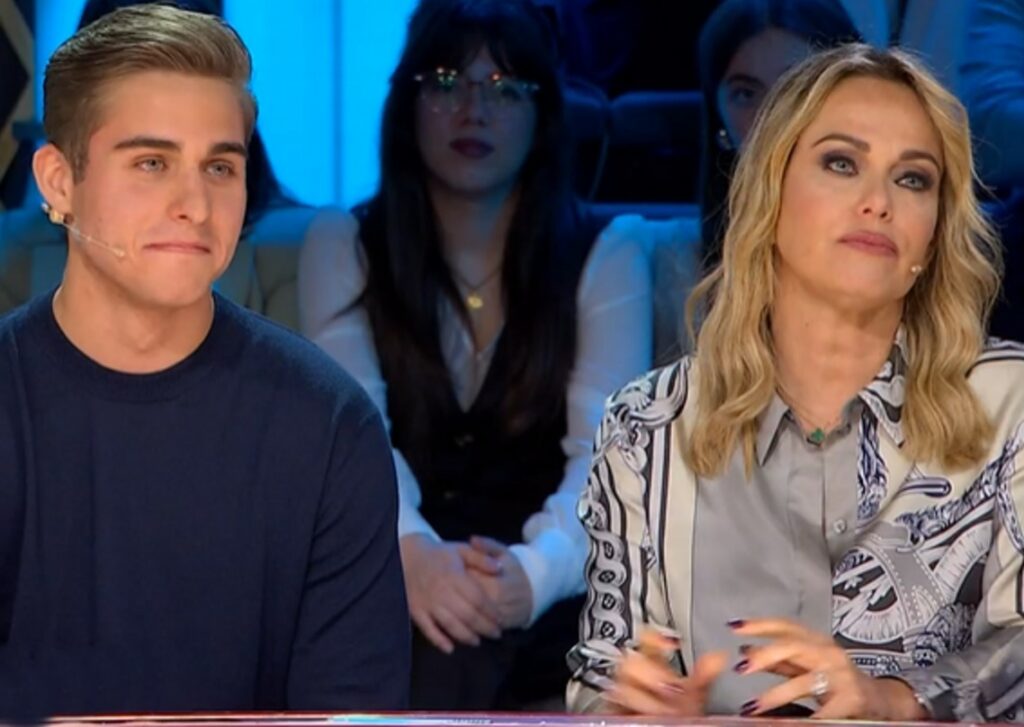 ''Quando ho parlato di Laura, ho infierito un po'': Sonia Bruganelli pentita dell'attacco alla Freddi, va in tv col figlio Davide