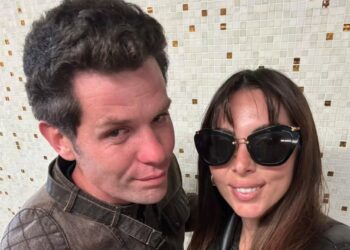 ''Pace fatta'': Micol Olivieri e Niccolò Centioni de 'I Cesaroni' fanno pace al funerale di Antonello Fassari dopo anni gelo