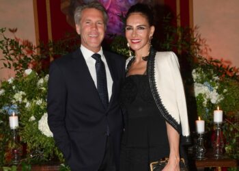 Emanuele Filiberto di Savoia per la prima volta con la nuova fidanzata ad un evento ufficiale a Roma: le foto con Adriana