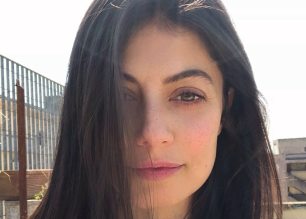 ''Commenti offensivi'': Alessandra Mastronardi replica alle critiche per l'assenza al funerale dell'ex collega Antonello Fassari ''Commenti offensivi'': Alessandra Mastronardi replica alle critiche per l'assenza al funerale dell'ex collega Antonello Fassari