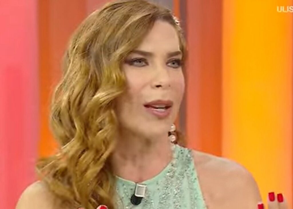 ''Col Botox ho fatto io un errore, mio marito chirurgo plastico è un professionista'': Veronica Maya torna sul sopracciglio alto in tv ''Col Botox ho fatto io un errore, mio marito chirurgo plastico è un professionista'': Veronica Maya torna sul sopracciglio alto in tv