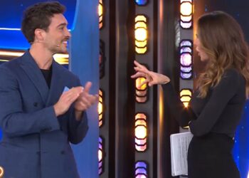 Parte 'The Couple' condotto da Ilary Blasi, Spinalbese, ex di Belen, ci prova in diretta con lei: ''Vorrei portarti a cena fuori''