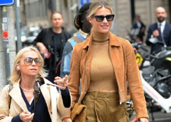 Michelle Hunziker in centro a Milano per la prova abiti: l'outfit dell'Eurovision è Made in Italy? Foto