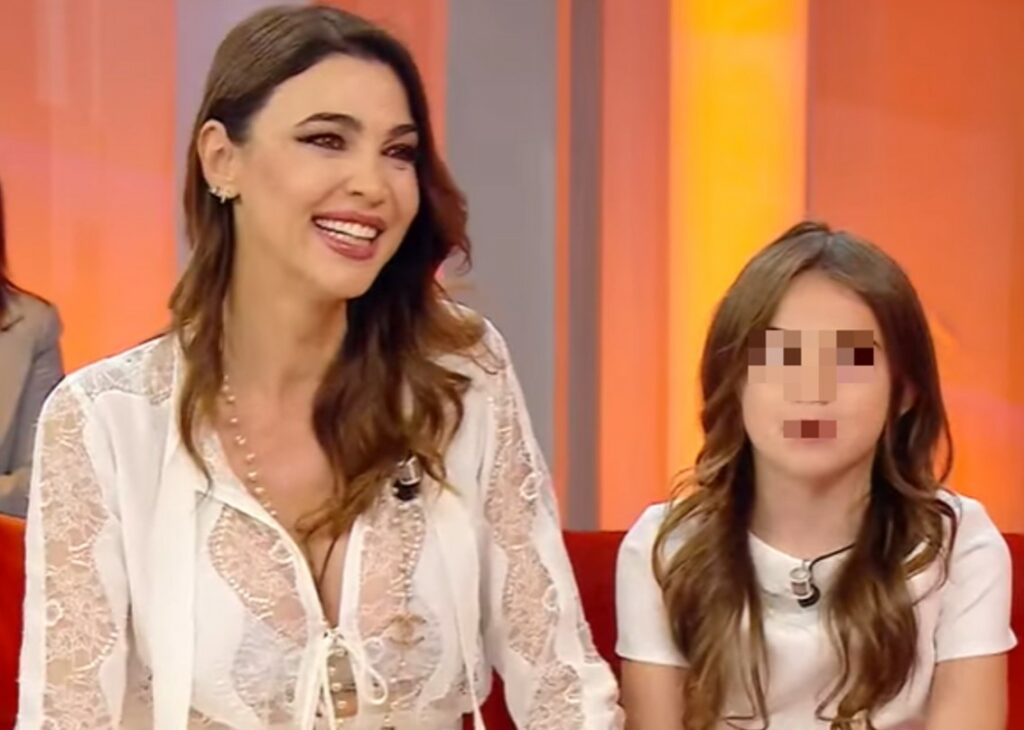 Cecilia Capriotti in tv con la figlia per parlare delle sue imminenti nozze: a caccia dell'abito da sposa con la Balivo