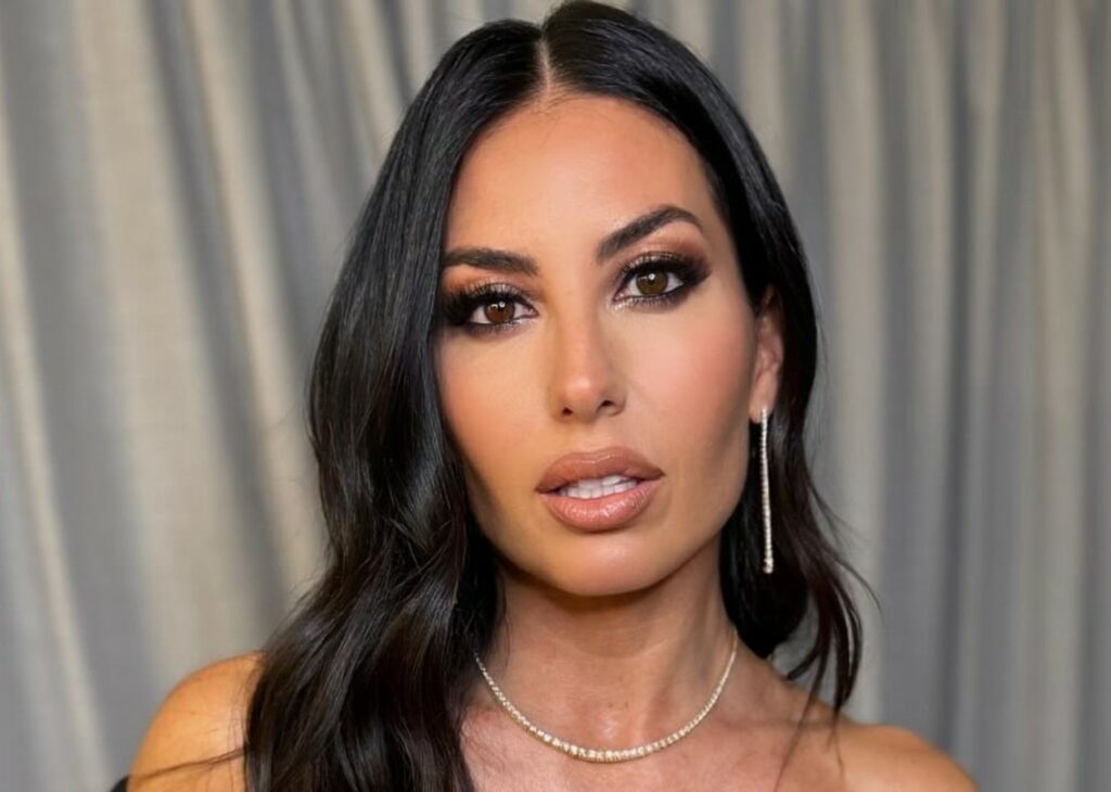 ''Con Giulio à accaduto un fatto, ma ora siamo in buoni rapporti'': Elisabetta Gregoraci, rare parole sull'ex Fratini, oggi fidanzato della Fiordelisi ''Con Giulio à accaduto un fatto, ma ora siamo in buoni rapporti'': Elisabetta Gregoraci, rare parole sull'ex Fratini, oggi fidanzato della Fiordelisi