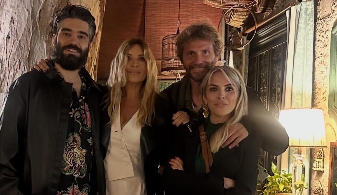 Selvaggia Lucarelli e il futuro sposo Lorenzo a cena con l'ex marito di lei Laerte Pappalardo e la sua nuova compagna Laura: foto - Gossip.it | News sul Gossip e VIP