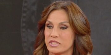 ''Ho preso casa a 1 km dal padre di mia figlia'': Annalisa Minetti in tv parla della separazione e ammette di avere ''bisogno di piangere''