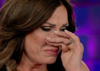 ''Non ero più felice, ho scelto per tutti e due di chiudere il matrimonio'': Annalisa Minetti annuncia separazione e piange in tv