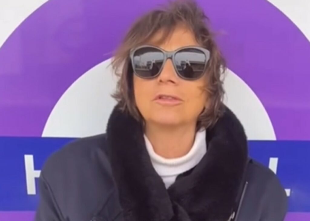 Gianna Nannini ha lasciato Londra ed è tornata a vivere in Italia con la figlia: ''Un papà le ha dato la vita ma non è presente'' Gianna Nannini ha lasciato Londra ed è tornata a vivere in Italia con la figlia: ''Un papà le ha dato la vita ma non è presente''