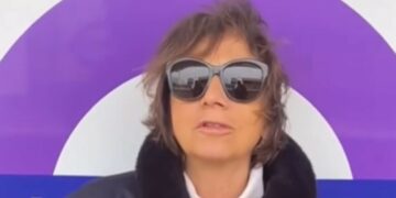 Gianna Nanni ha lasciato Londra ed è tornata a vivere in Italia con la figlia: ''Un papà le ha dato la vita ma non è presente''
