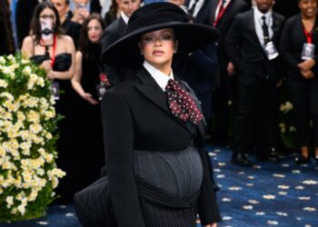 Rihanna col pancione al Met Gala 2025! Confermata la terza gravidanza: foto