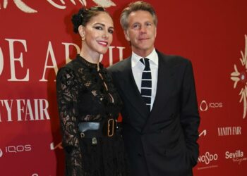 Emanuele Filiberto di Savoia e la nuova compagna Adriana Abascal tornano a farsi vedere insieme in pubblico: innamorati anche in Spagna, foto