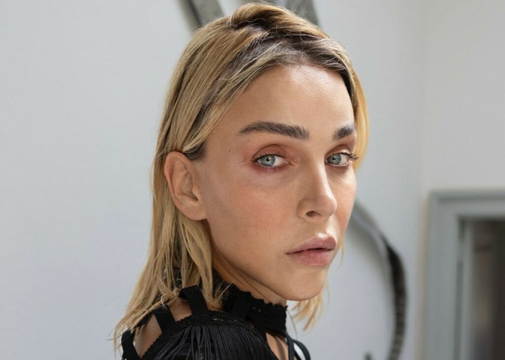 ''Mi faceva schifo il pene, non volevo guardarmi allo specchio'': Vittoria Schisano parla dell'operazione per cambiare sesso ''Mi faceva schifo il pene, non volevo guardarmi allo specchio'': Vittoria Schisano parla dell'operazione per cambiare sesso