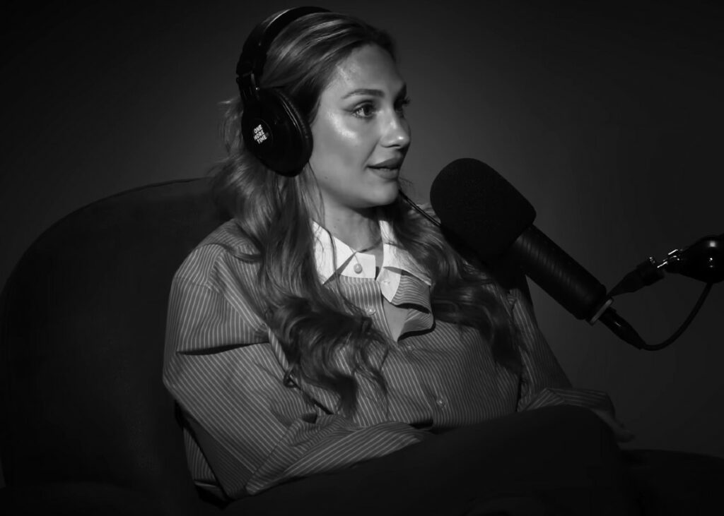 Beatrice Valli rivela di aver avuto un 'momento intimo' con l'ex durante una pausa con l'attuale marito Marco Fantini: ''Lui è stato malissimo'' Beatrice Valli rivela di aver avuto un 'momento intimo' con l'ex durante una pausa con l'attuale marito Marco Fantini: ''Lui è stato malissimo''