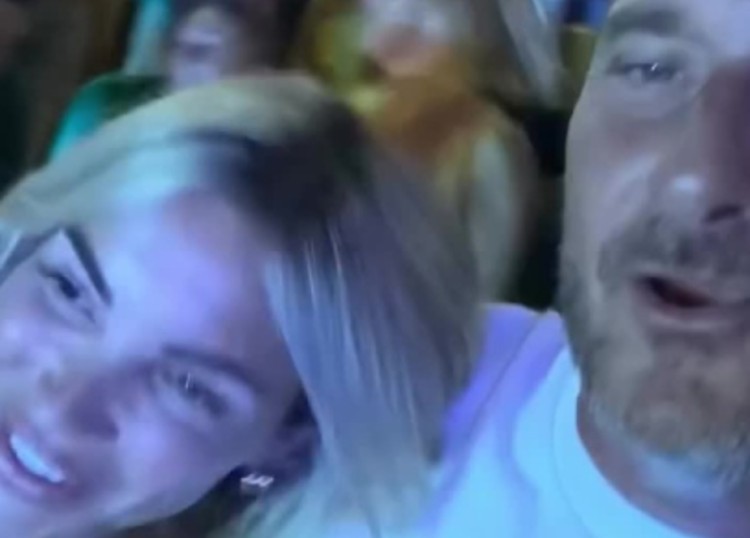 Francesco Totti e Noemi Bocchi innamorati al concerto di Vasco