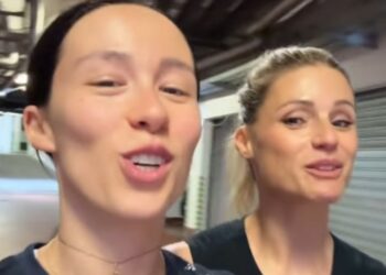 Michelle Hunziker ruba i pantaloni alla figlia Aurora