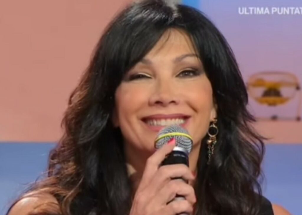 ''Sono entrata in punta di piedi'': Luisa Corna parla del rapporto coi due figli adolescenti del marito Stefano Giovino, che ha 15 anni meno di lei ''Sono entrata in punta di piedi'': Luisa Corna parla del rapporto coi due figli adolescenti del marito Stefano Giovino, che ha 15 anni meno di lei