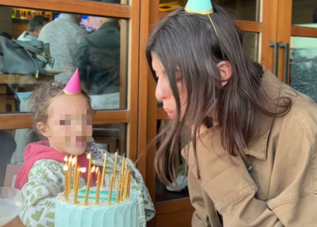 La figlia di Bianca Balti compie 18 anni: le foto dei festeggiamenti per Matilde La figlia di Bianca Balti compie 18 anni: le foto dei festeggiamenti per Matilde