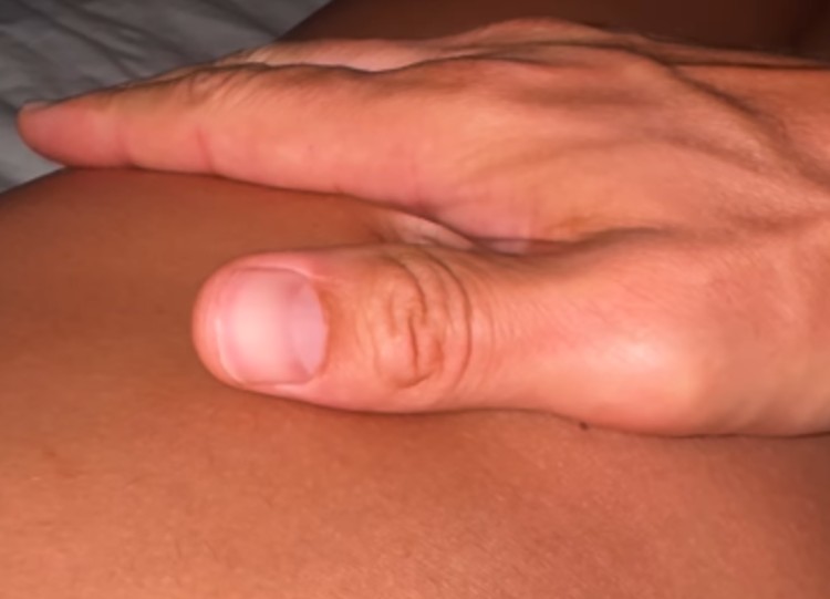 Cecilia e Ignazio emozionati per i calcetti della figlia Cecilia e Ignazio emozionati per i calcetti della figlia