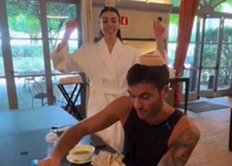 Pierpaolo Pretelli e Giulia Salemi cercano di far mangiare il figlio Kian