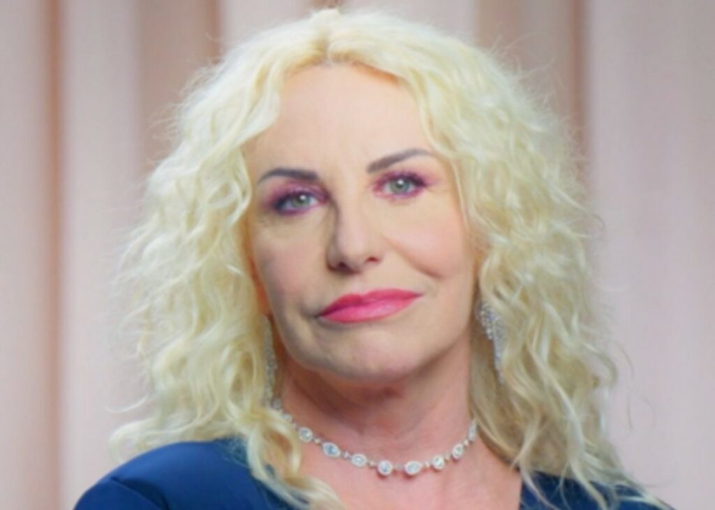 ''Temptation Island è magnetica perché le corne le abbiamo avute tutti'': il commento di Antonella Clerici sul programma Mediaset scatena il putiferio ''Temptation Island è magnetica perché le corne le abbiamo avute tutti'': il commento di Antonella Clerici sul programma Mediaset scatena il putiferio