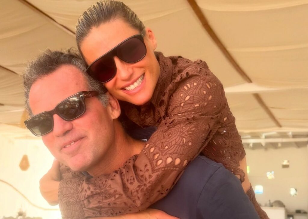 Michelle Hunziker pubblica la prima foto social abbracciata al nuovo fidanzato Nino Tronchetti Provera: guarda il tenero scatto in vacanza Michelle Hunziker pubblica la prima foto social abbracciata al nuovo fidanzato Nino Tronchetti Provera: guarda il tenero scatto in vacanza