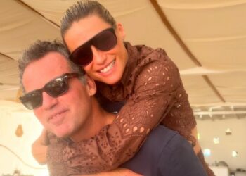 Michelle Hunziker pubblica la prima foto social abbracciata al nuovo fidanzato Nino Tronchetti Provera: guarda il tenero scatto in vacanza 