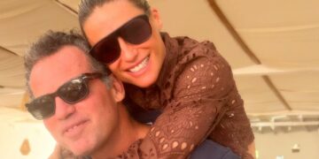 Michelle Hunziker pubblica la prima foto social abbracciata al nuovo fidanzato Nino Tronchetti Provera: guarda il tenero scatto in vacanza 