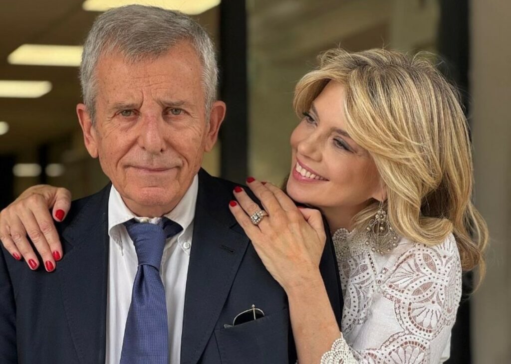 Benedicta Boccoli e il comico Maurizio Micheli si sono sposati dopo ben 28 anni d'amore! La foto della cerimonia civile: guarda Benedicta Boccoli e il comico Maurizio Micheli si sono sposati dopo ben 28 anni d'amore! La foto della cerimonia civile: guarda