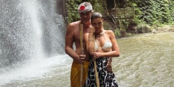 Anche Claudia Galanti sceglie l'Asia per la vacanza d'amore col nuovo compagno Leonardo: guarda
