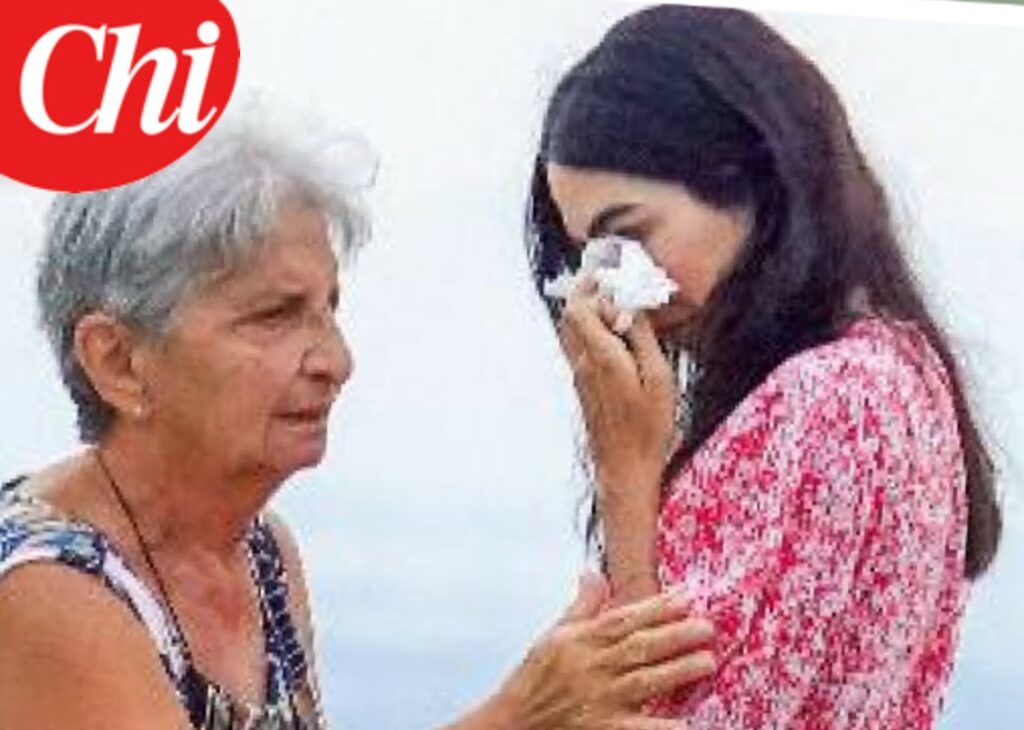 Dopo la separazione da Raoul Bova, Rocìo tra lacrime e affetto familiare: paparazzata durante un pianto, ecco come sta Dopo la separazione da Raoul Bova, Rocìo tra lacrime e affetto familiare: paparazzata durante un pianto, ecco come sta