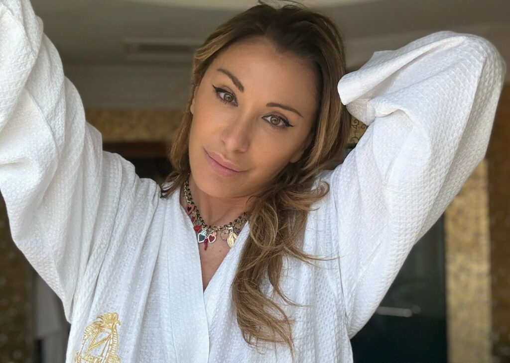 ''La cura ormonale mi dà problemi'': Sabrina Salerno vorrebbe un trattamento migliore per il tumore al seno ''La cura ormonale mi dà problemi'': Sabrina Salerno vorrebbe un trattamento migliore per il tumore al seno