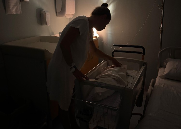 Alessandra Amoroso pubblica le prime foto della nascita della figlia Penelope Alessandra Amoroso pubblica le prime foto della nascita della figlia Penelope